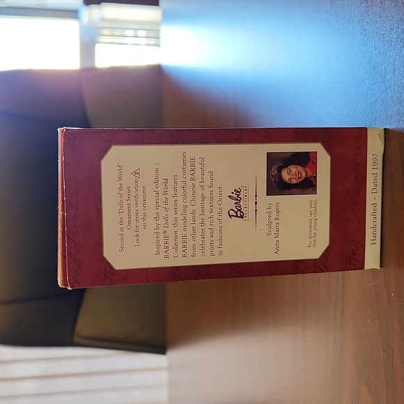 Hallmark Dolls of the World Chinese Barbie ornament 1997, in box. - Picture 2 of 6